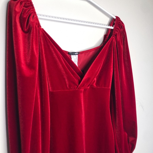 FASHIONNOVA DRESS - Picture 3 of 3